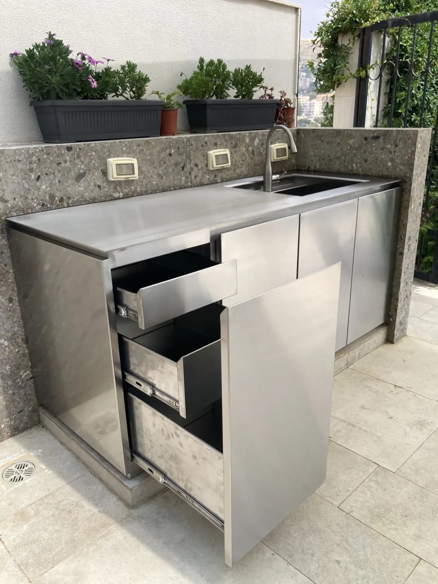 Custom Outdoor Kitchens